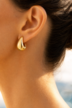 Macro detail of dome teardrop and pearl