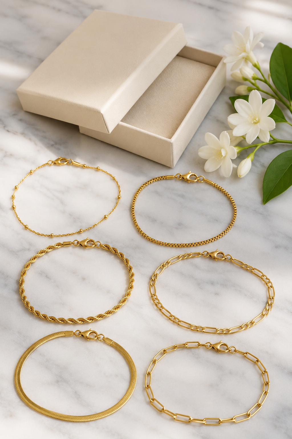 Sei gold bracelet set with its gift box